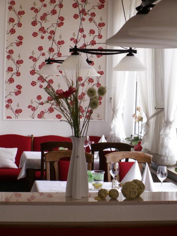 Thermen Hotel Pension Villa Holstein บาดซัลซูเฟลน ภายนอก รูปภาพ