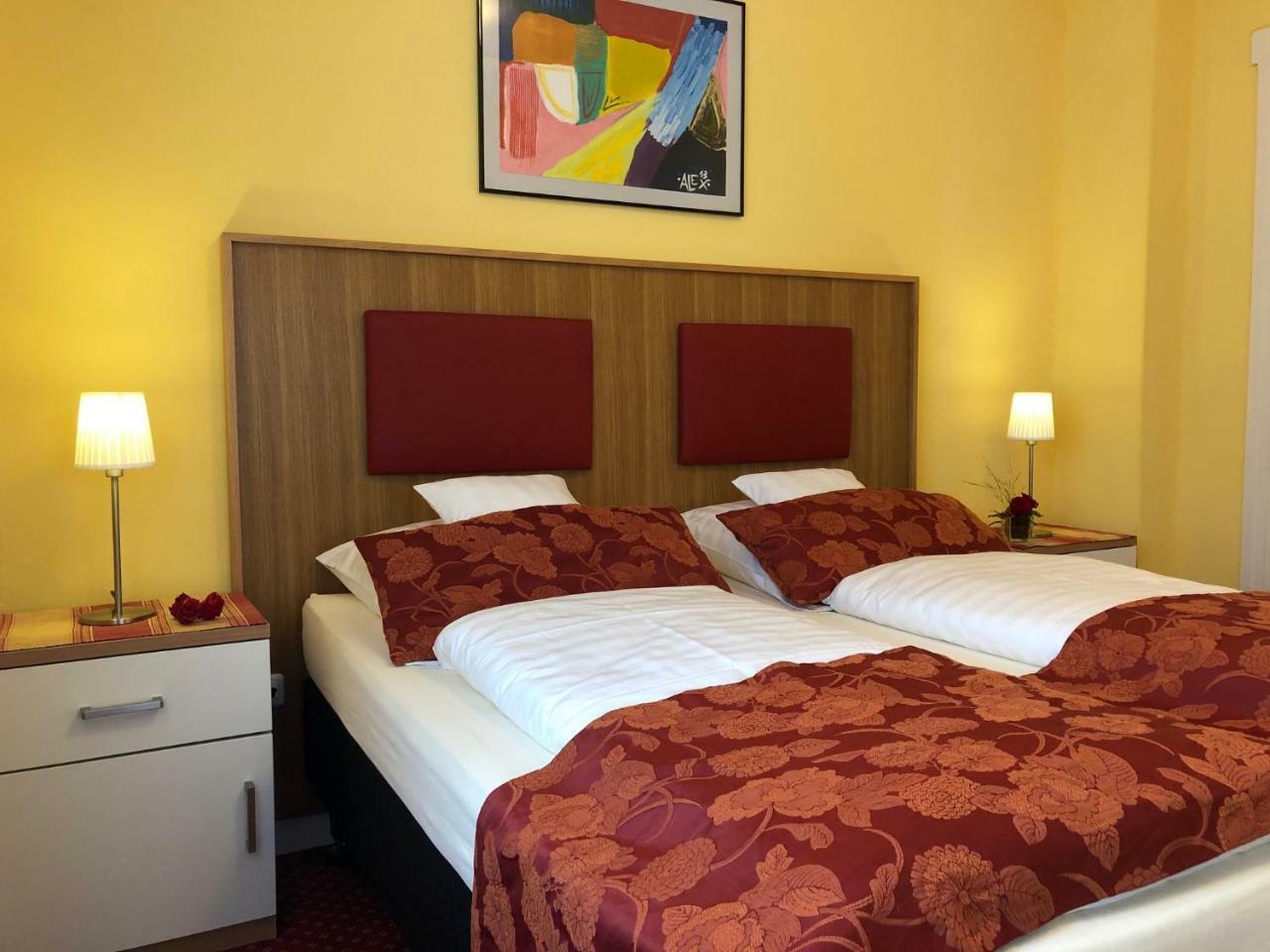 Thermen Hotel Pension Villa Holstein บาดซัลซูเฟลน ภายนอก รูปภาพ