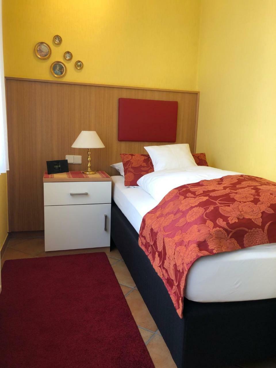 Thermen Hotel Pension Villa Holstein บาดซัลซูเฟลน ภายนอก รูปภาพ
