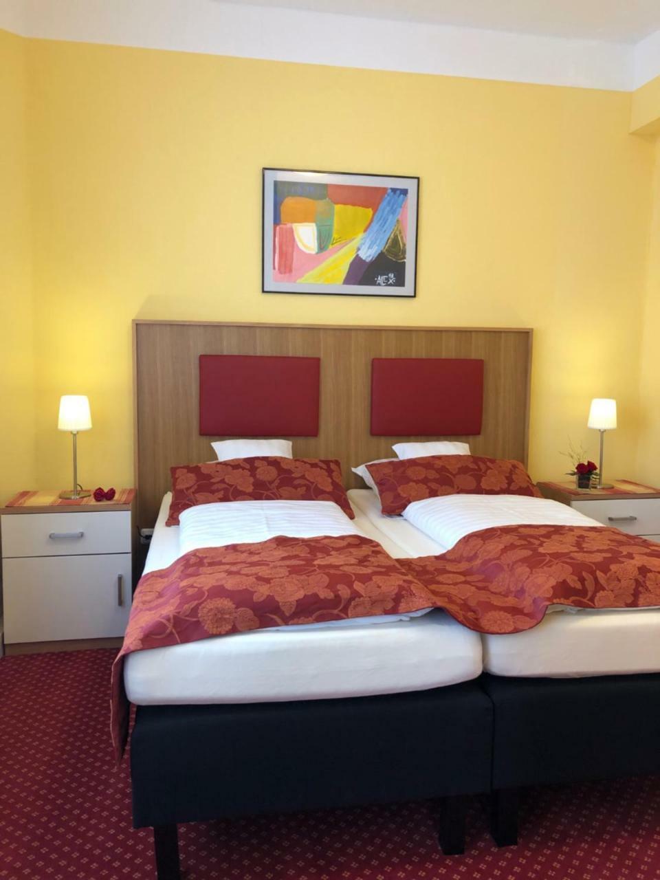 Thermen Hotel Pension Villa Holstein บาดซัลซูเฟลน ภายนอก รูปภาพ