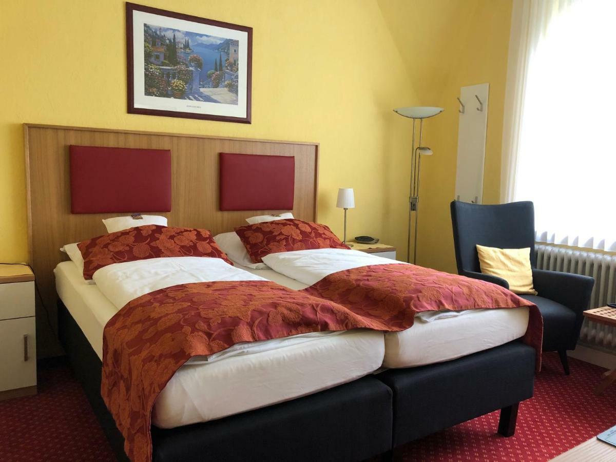 Thermen Hotel Pension Villa Holstein บาดซัลซูเฟลน ภายนอก รูปภาพ