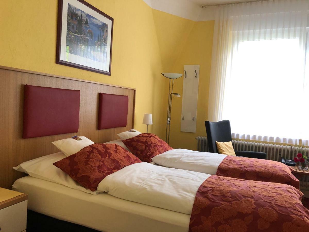 Thermen Hotel Pension Villa Holstein บาดซัลซูเฟลน ภายนอก รูปภาพ
