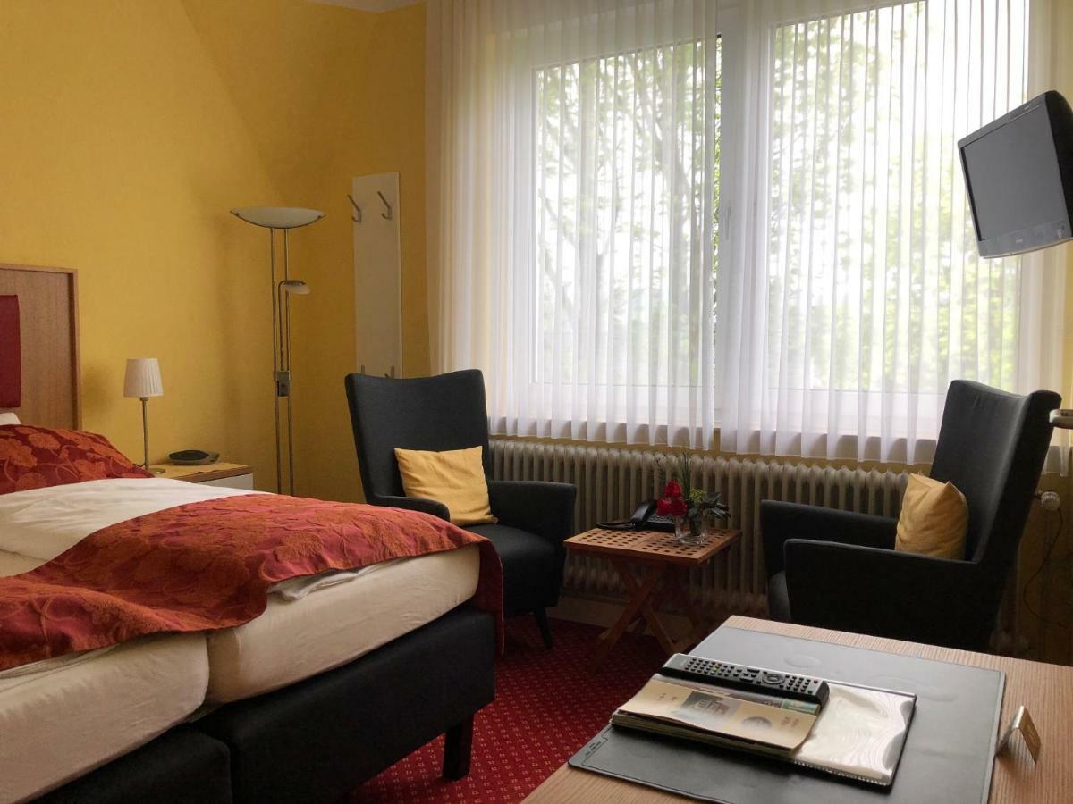 Thermen Hotel Pension Villa Holstein บาดซัลซูเฟลน ภายนอก รูปภาพ