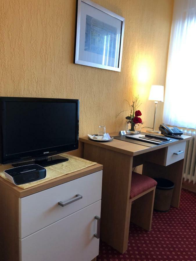 Thermen Hotel Pension Villa Holstein บาดซัลซูเฟลน ภายนอก รูปภาพ