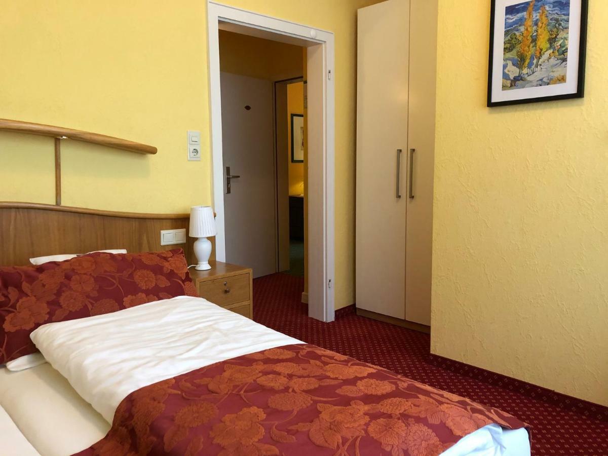 Thermen Hotel Pension Villa Holstein บาดซัลซูเฟลน ภายนอก รูปภาพ